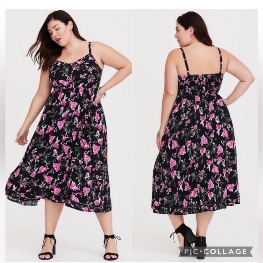 Torrid size 1 spaghetti strap sundress with crochet trimmed empire waist